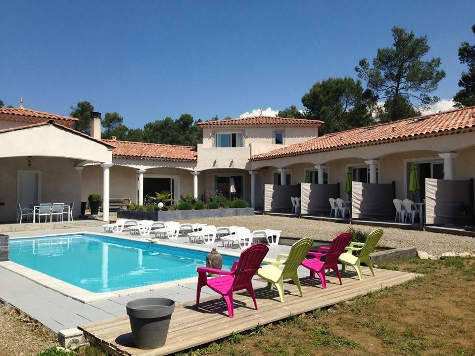 villa des soleils Sillans-la-Cascade Extérieur photo