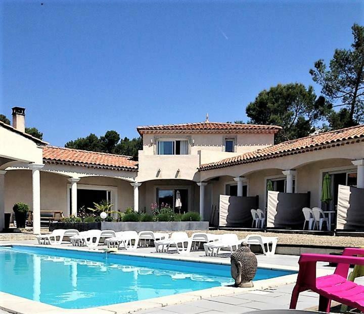 villa des soleils Sillans-la-Cascade Extérieur photo