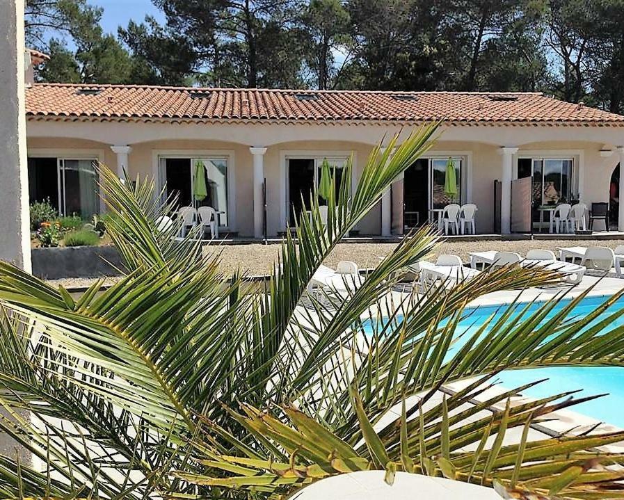 villa des soleils Sillans-la-Cascade Extérieur photo
